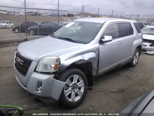 2GKALMEK8D6341984 - 2013 GMC TERRAIN SLE SILVER photo 2