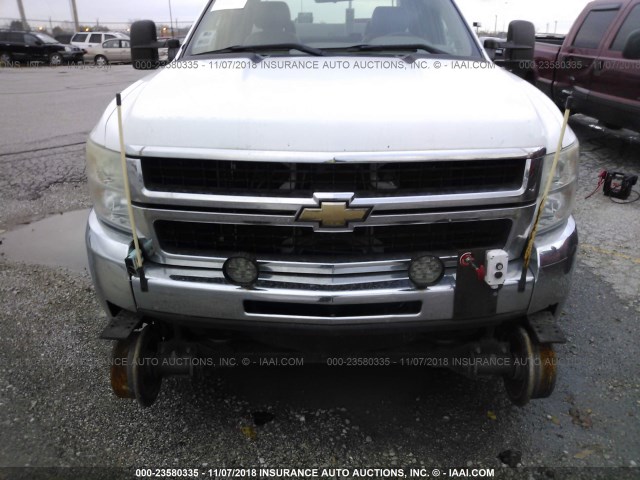 1GB5KZBK7AZ263882 - 2010 CHEVROLET SILVERADO K3500 WHITE photo 6