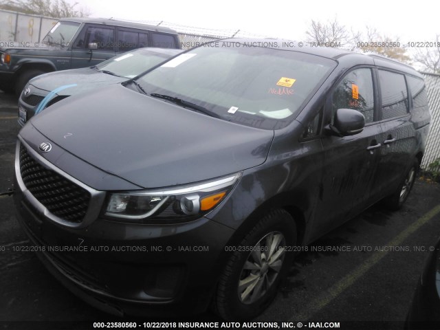 KNDMB5C17F6025397 - 2015 KIA SEDONA LX GRAY photo 2