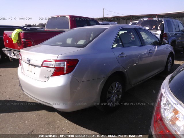 4T1BD1FK1EU114368 - 2014 TOYOTA CAMRY HYBRID/LE/XLE SILVER photo 4