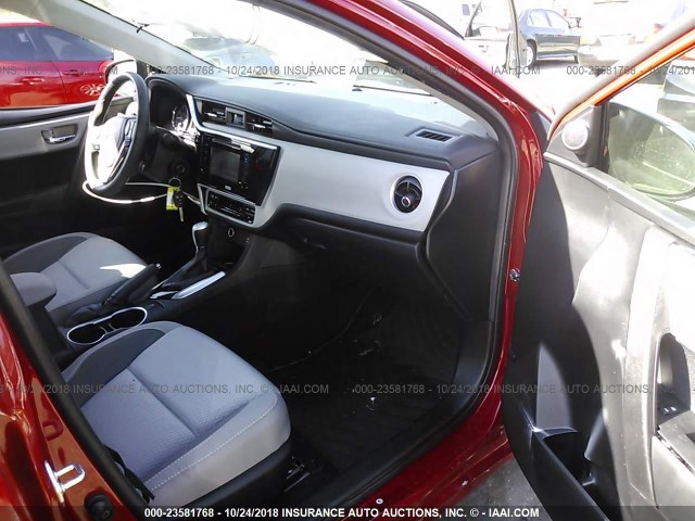 5YFBURHE6JP785066 - 2018 TOYOTA COROLLA L/LE/XLE/SE/XSE RED photo 5