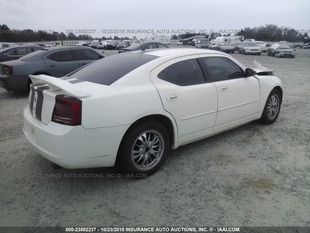 2B3KA43R68H116190 - 2008 DODGE CHARGER WHITE photo 4