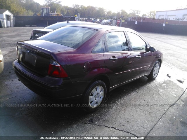 1FAFP34N77W320863 - 2007 FORD FOCUS ZX4/S/SE/SES MAROON photo 4