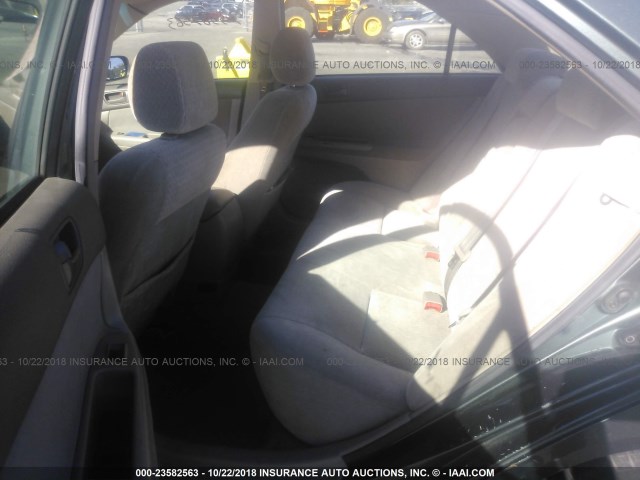 JTDBE32K220079717 - 2002 TOYOTA CAMRY LE/XLE/SE GRAY photo 8