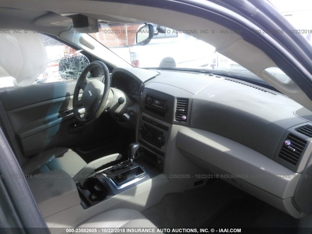 1J8GS48K35C536459 - 2005 JEEP GRAND CHEROKEE LAREDO/COLUMBIA/FREEDOM 灰色 照片 5