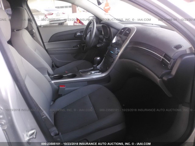 1G11B5SA6DF342789 - 2013 CHEVROLET MALIBU LS 银色 照片 5