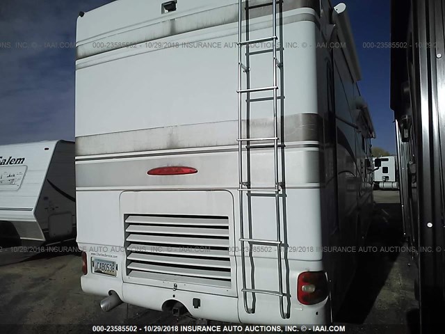 4UZACHCY66CW67590 - 2006 FREIGHTLINER CHASSIS X LINE MOTOR HOME WHITE photo 4