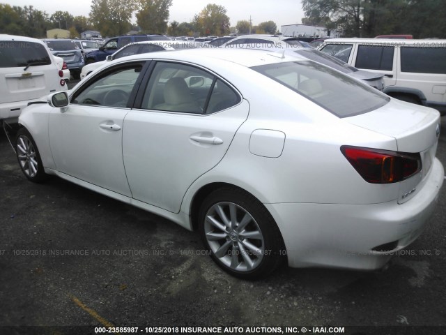 JTHCF5C21A5036921 - 2010 LEXUS IS 250 WHITE photo 3