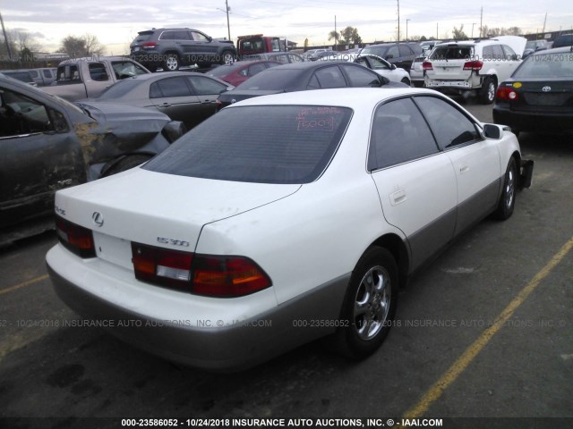 JT8BF22G9V5005431 - 1997 LEXUS ES 300 WHITE photo 4