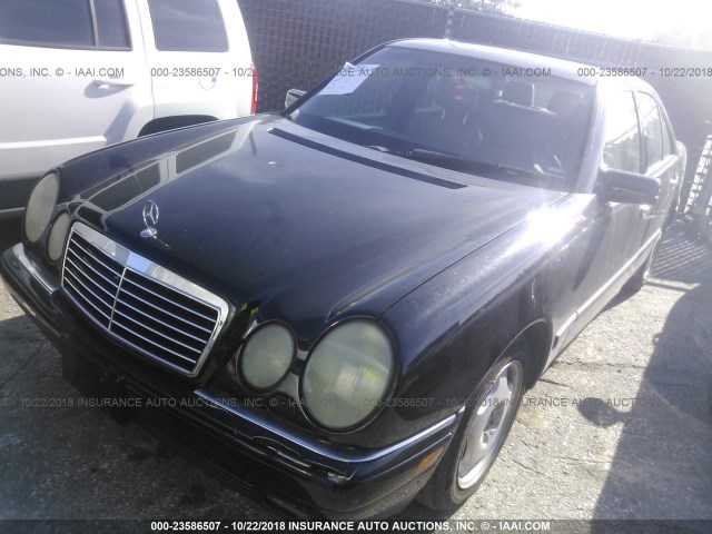 WDBJF72F0VA122189 - 1997 MERCEDES-BENZ E 420 BLACK photo 2