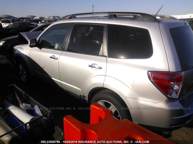 JF2SH63689H769849 - 2009 SUBARU FORESTER 2.5X PREMIUM SILVER photo 3