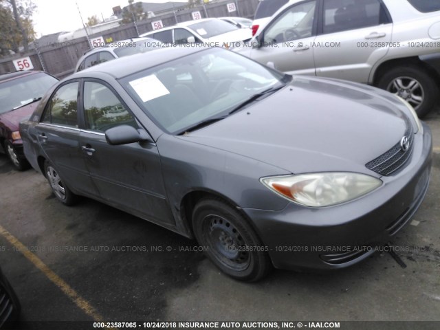 4T1BE32K83U700898 - 2003 TOYOTA CAMRY LE/XLE/SE GRAY photo 1