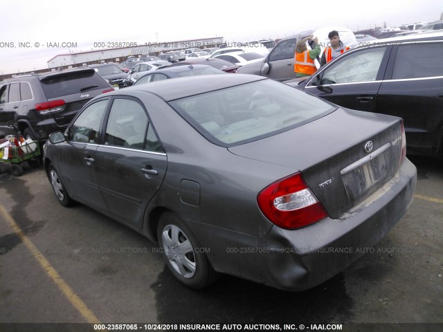 4T1BE32K83U700898 - 2003 TOYOTA CAMRY LE/XLE/SE GRAY photo 3