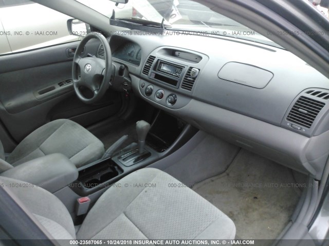 4T1BE32K83U700898 - 2003 TOYOTA CAMRY LE/XLE/SE GRAY photo 5