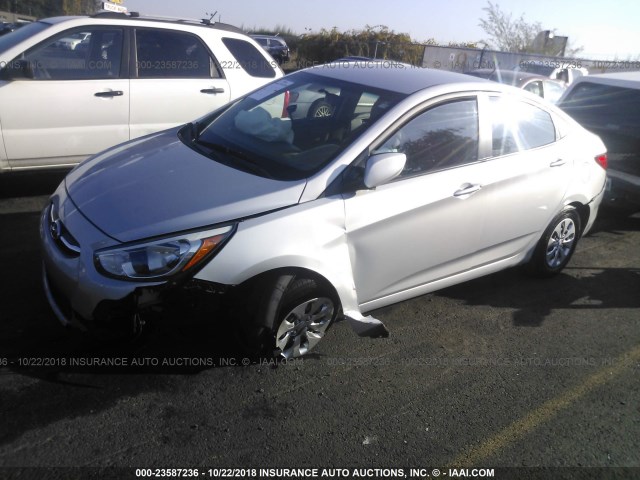 KMHCT4AE4GU032731 - 2016 HYUNDAI ACCENT SE SILVER photo 2