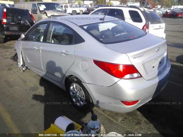 KMHCT4AE4GU032731 - 2016 HYUNDAI ACCENT SE SILVER photo 3