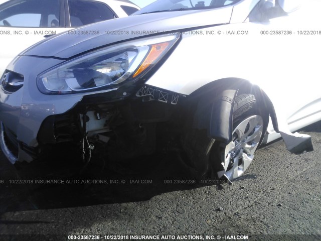 KMHCT4AE4GU032731 - 2016 HYUNDAI ACCENT SE SILVER photo 6