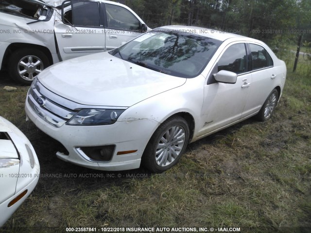 3FADP0L31CR219790 - 2012 FORD FUSION HYBRID WHITE photo 2