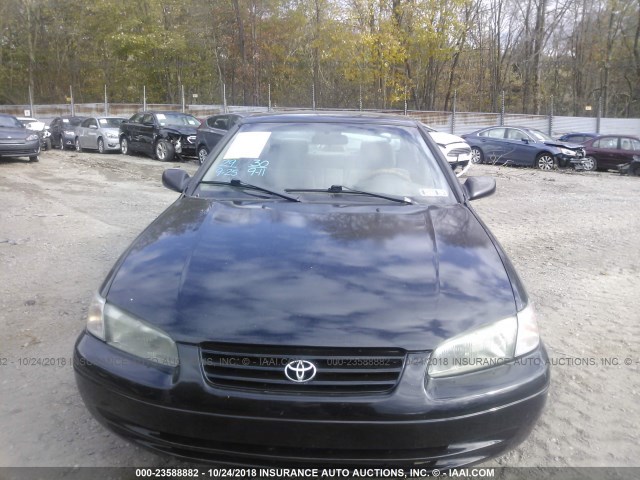 4T1BG28K1WU263584 - 1998 TOYOTA CAMRY 黑色 照片 6