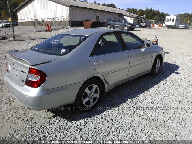 JTDBF32K020015592 - 2002 TOYOTA CAMRY LE/XLE/SE SILVER photo 4