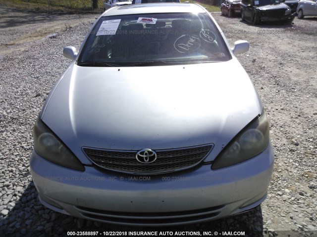 JTDBF32K020015592 - 2002 TOYOTA CAMRY LE/XLE/SE SILVER photo 6