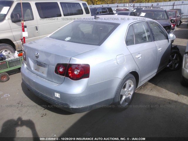 3VWRM71K78M124826 - 2008 VOLKSWAGEN JETTA SE/SEL SILVER photo 4