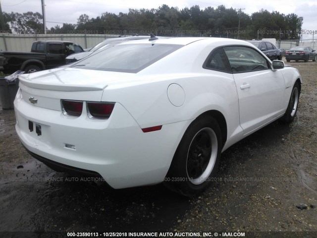 2G1FA1E37D9195325 - 2013 CHEVROLET CAMARO LS WHITE photo 4