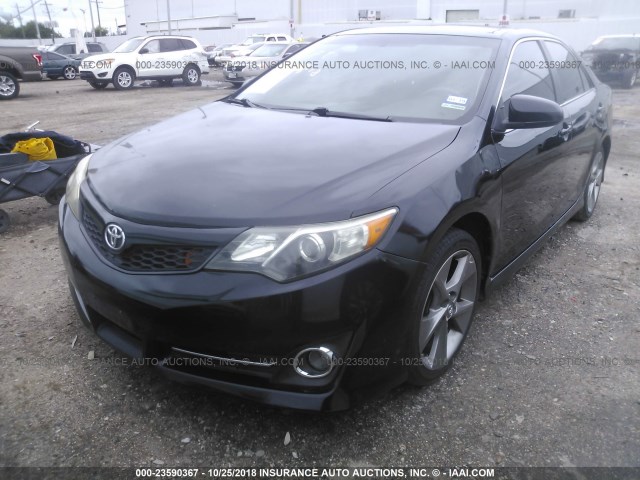 4T1BF1FKXCU192946 - 2012 TOYOTA CAMRY SE/LE/XLE BLACK photo 2