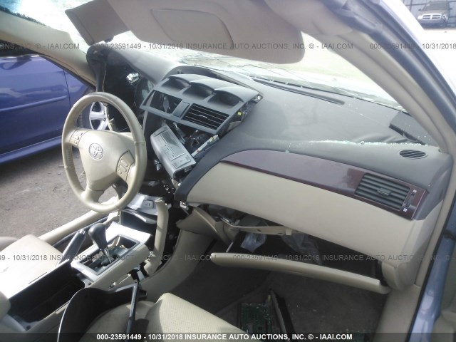 4T1FA38P95U062986 - 2005 TOYOTA CAMRY SOLARA SE/SLE BLUE photo 5