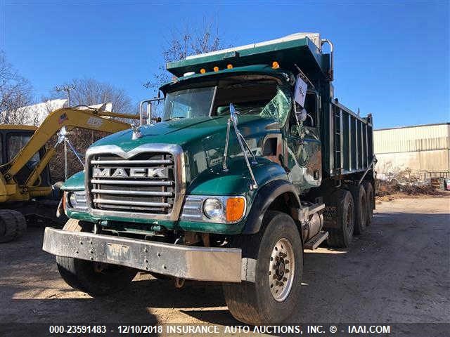 1M2AG11C25M025685 - 2005 MACK CV713 CV700 Unknown photo 2