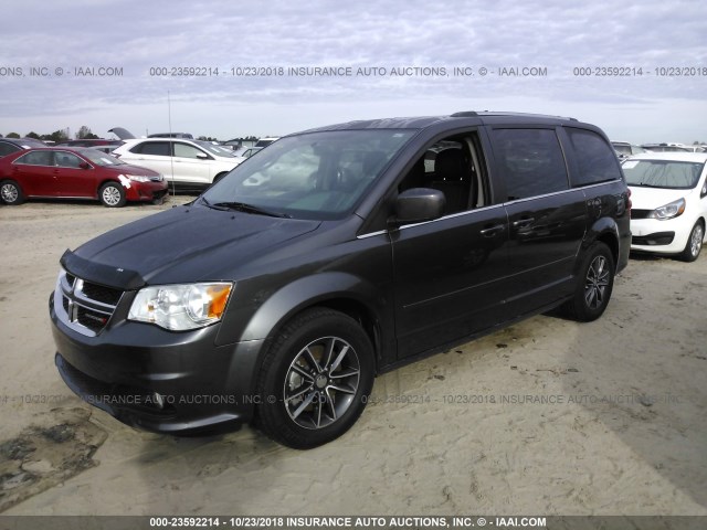 2C4RDGCG5HR545562 - 2017 DODGE GRAND CARAVAN SXT GRAY photo 2