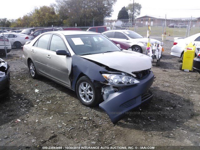 4T1BE32KX5U404588 - 2005 TOYOTA CAMRY LE/XLE/SE TAN photo 1