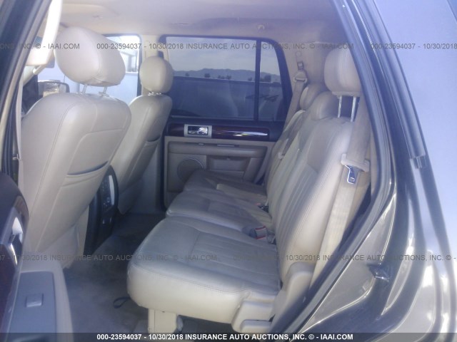 5LMFU27546LJ28916 - 2006 LINCOLN NAVIGATOR 棕色 照片 8