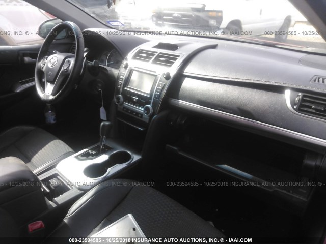 4T1BF1FK1EU747785 - 2014 TOYOTA CAMRY L/SE/LE/XLE Qırmızı foto 5
