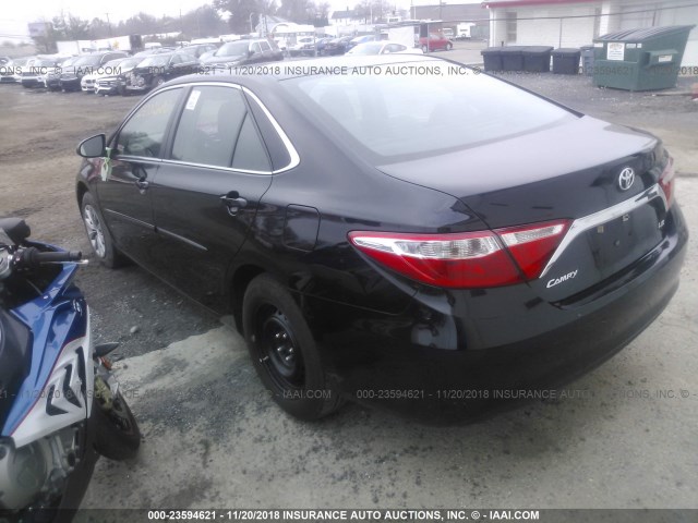 4T1BF1FK3GU161706 - 2016 TOYOTA CAMRY LE/XLE/SE/XSE BLACK photo 3