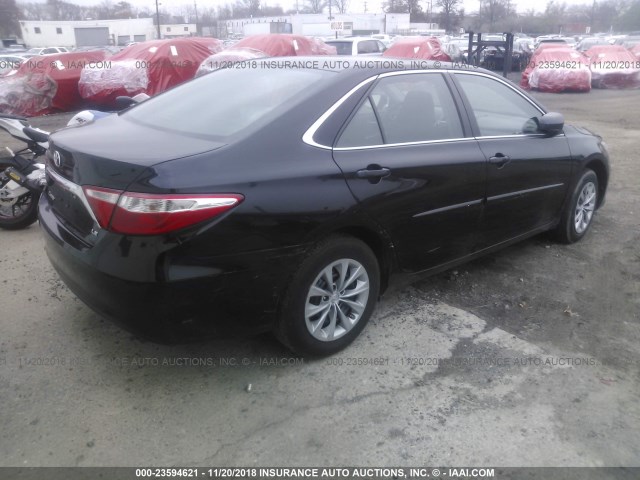 4T1BF1FK3GU161706 - 2016 TOYOTA CAMRY LE/XLE/SE/XSE BLACK photo 4