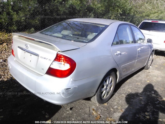 4T1BF30K52U032301 - 2002 TOYOTA CAMRY LE/XLE/SE SILVER photo 4