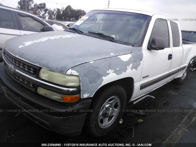 2GCEC19WX11371411 - 2001 CHEVROLET SILVERADO C1500 WHITE photo 2