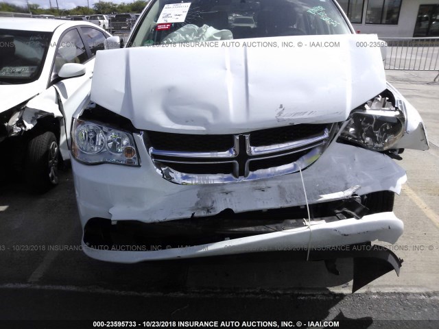 2C4RDGCG4FR597505 - 2015 DODGE GRAND CARAVAN SXT WHITE photo 6