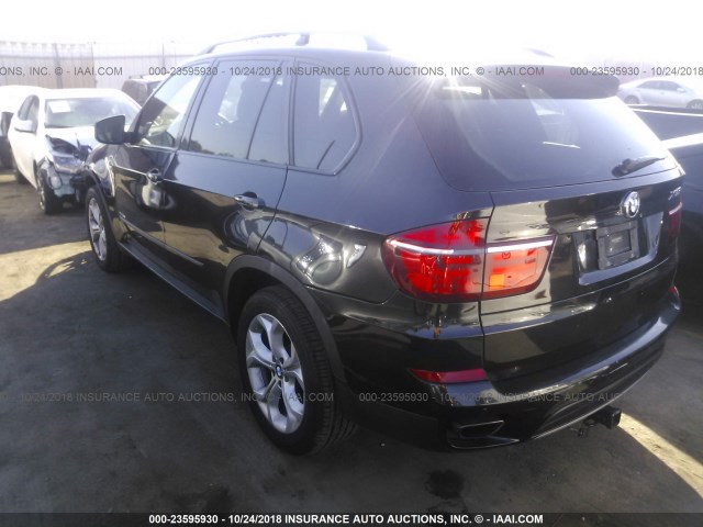5UXZV8C52DL898621 - 2013 BMW X5 XDRIVE50I Czarny zdjęcie 3
