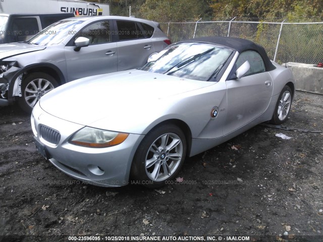 4USBT53403LU01038 - 2003 BMW Z4 3.0 SILVER photo 2