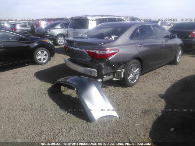 4T1BF1FK6GU141644 - 2016 TOYOTA CAMRY LE/XLE/SE/XSE GRAY photo 4