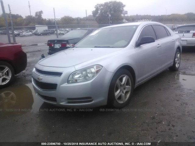 1G1ZG57B49F166970 - 2009 CHEVROLET MALIBU LS ვერცხლისფერი ფოტო 2