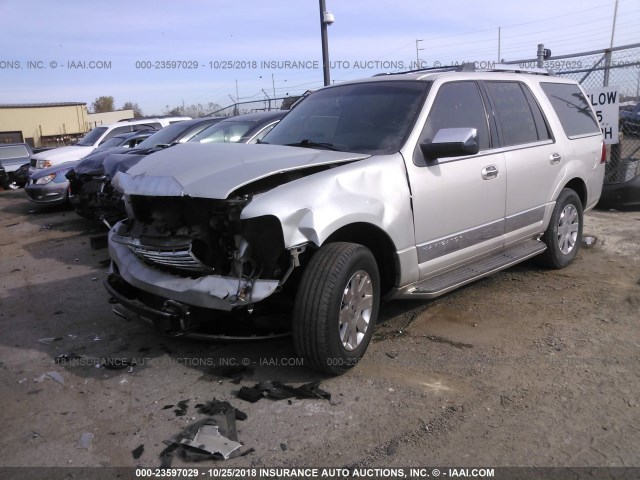 5LMFU28567LJ22809 - 2007 LINCOLN NAVIGATOR 银色 照片 2