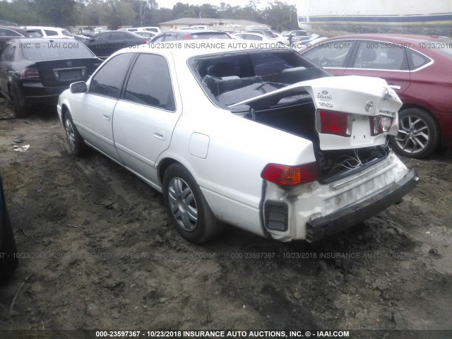 4T1BF22K01U964380 - 2001 TOYOTA CAMRY LE/XLE 白色 照片 3