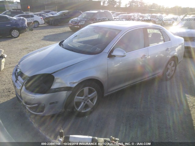 3VWRZ71K88M190593 - 2008 VOLKSWAGEN JETTA SE/SEL SILVER photo 2