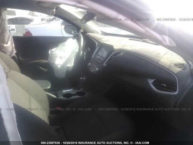 1G1ZB5ST3HF201298 - 2017 CHEVROLET MALIBU LS 银色 照片 5