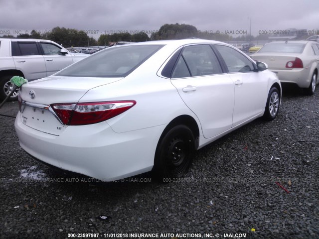 4T1BF1FK6GU181822 - 2016 TOYOTA CAMRY LE/XLE/SE/XSE WHITE photo 4
