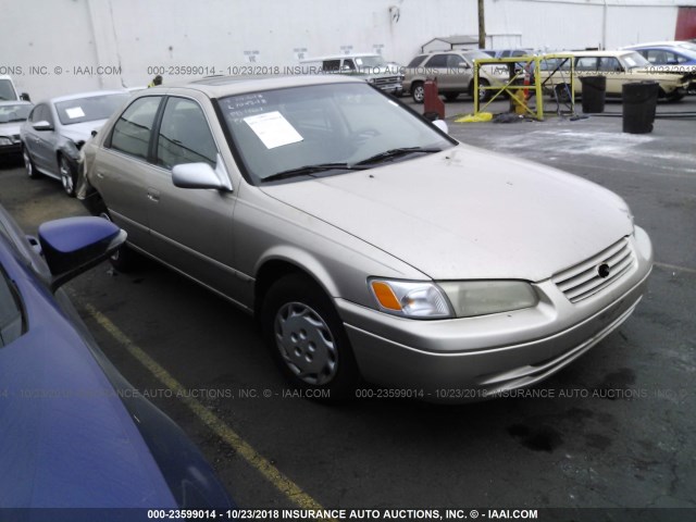 JT2BG22K4V0057817 - 1997 TOYOTA CAMRY LE/XLE GOLD photo 1