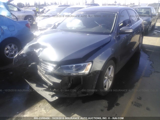 3VWLL7AJXEM428129 - 2014 VOLKSWAGEN JETTA TDI GRAY photo 2